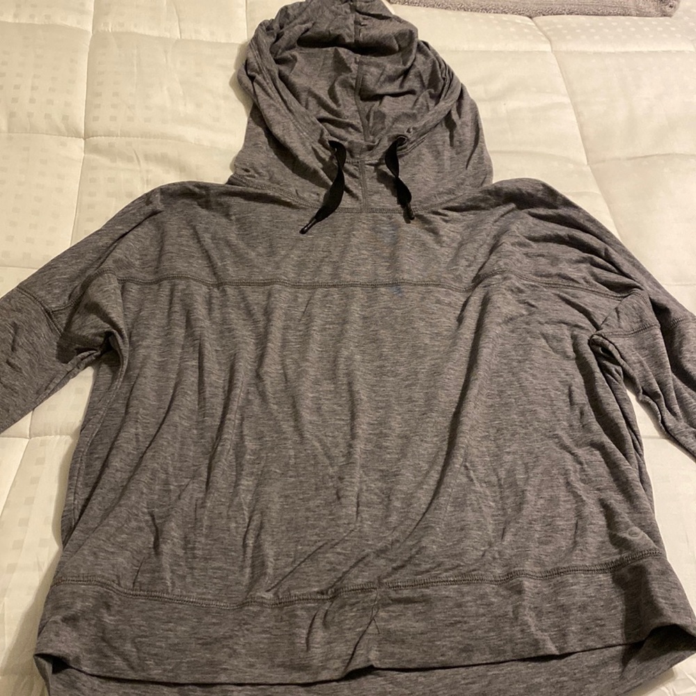 Athletic pullover